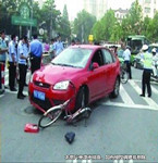 無妄之災 花壇中躥出罐車3人受傷