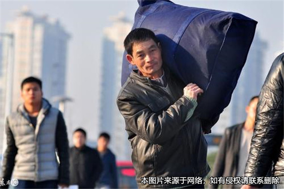 丈夫外出務工不顧家，妻子起訴離婚