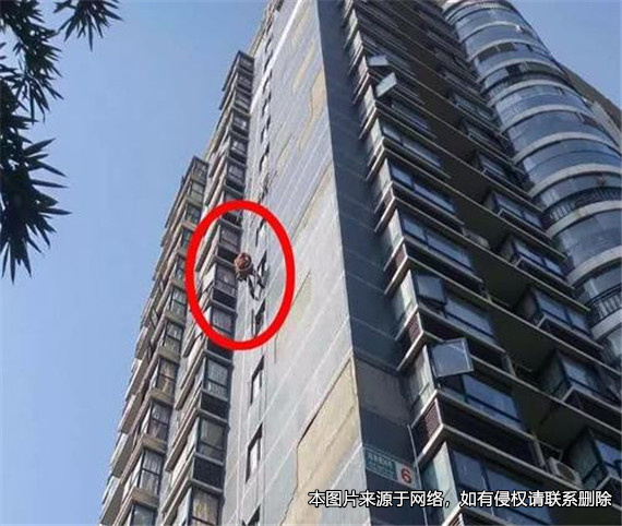 老人被高空掉下的瓷磚砸中后癱瘓，221名被告承擔賠償