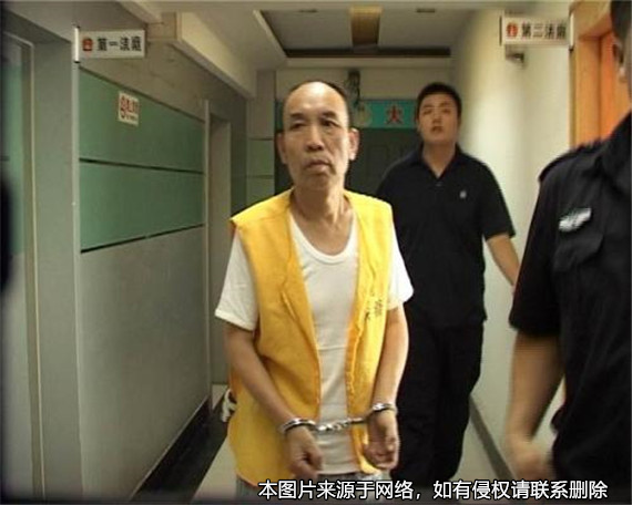 丈夫入獄，妻子執(zhí)意要離婚