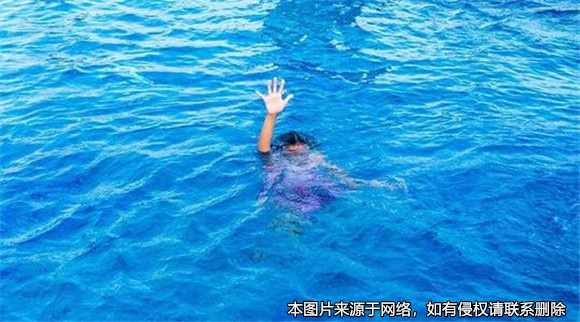 男子假裝自殺后女友為救人而溺水身亡，男子獲刑12年6個月