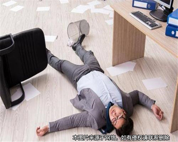 因開玩笑導致鄰居猝死，男子被判賠償六萬元