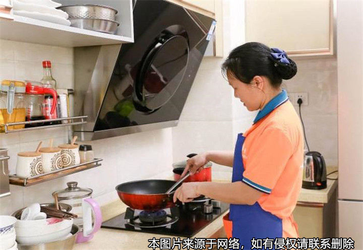 與保姆結婚后，老人將房產過戶給兒子又立遺囑留給保姆